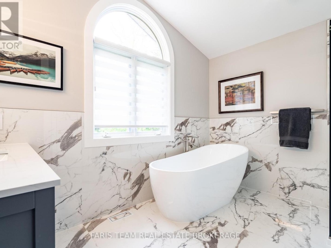 30 BOURGEOIS BEACH ROAD, Tay (Victoria Harbour)