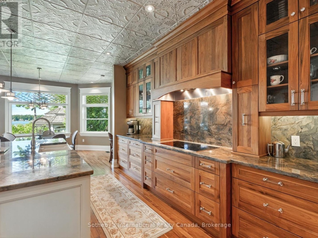 153 CREIGHTON STREET S, Lake Simcoe