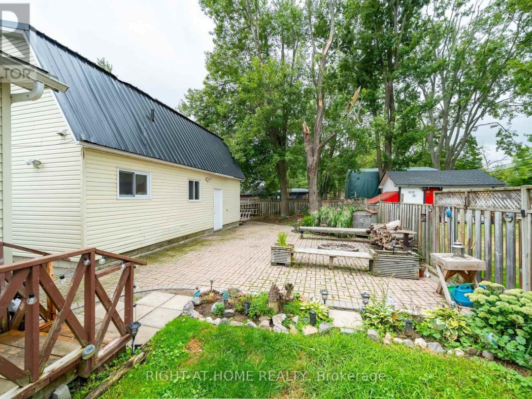 3392 CORONATION AVENUE, 