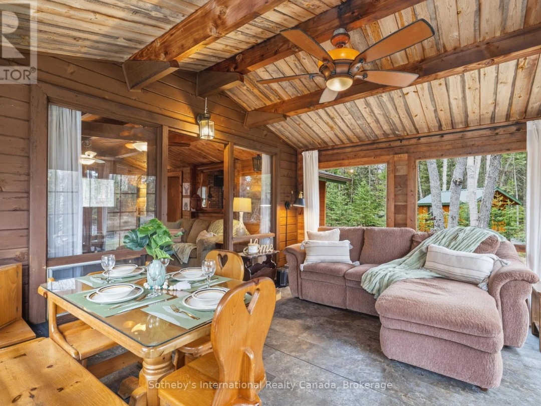 1041 CROCKFORD LANE S, Muskoka River