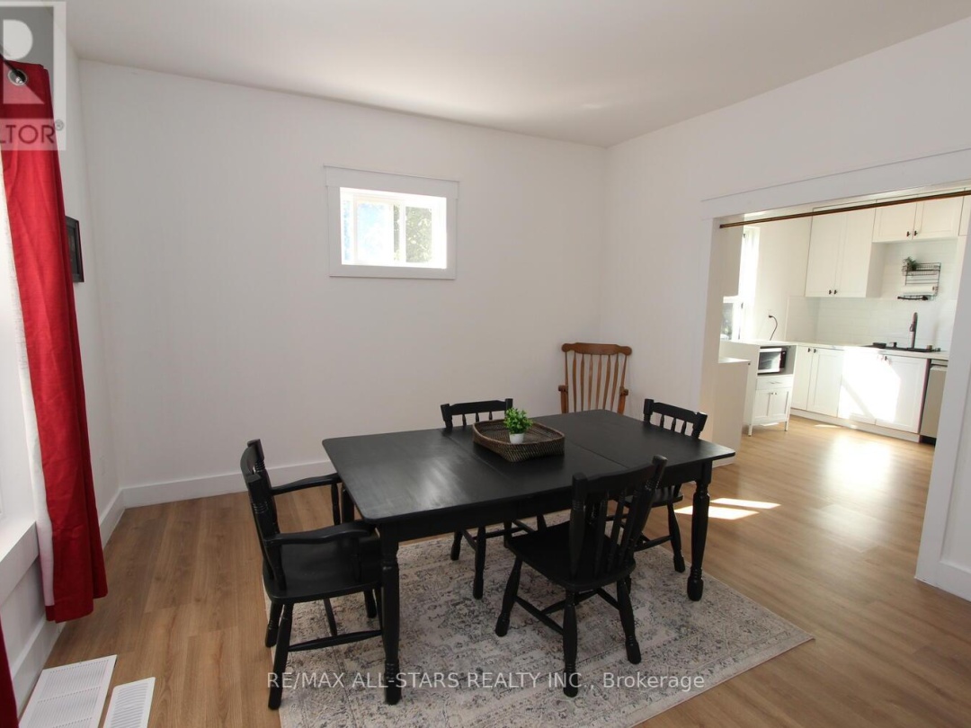 21 FRANCIS STREET E, 