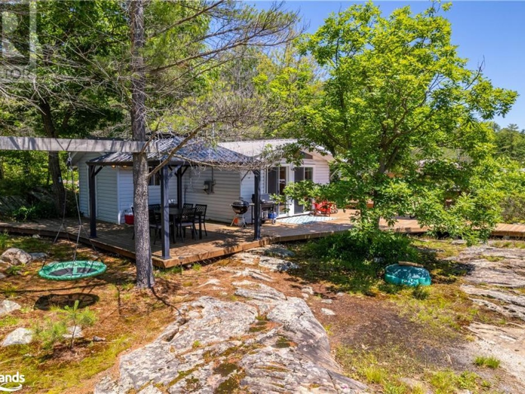 6932 Island 1810 / Bone Island, Georgian Bay