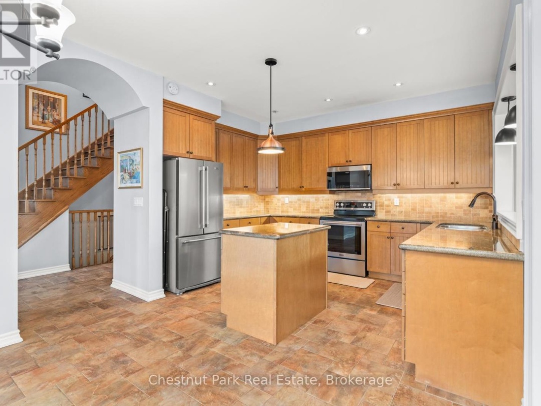 23 SPENCER STREET, Muskoka River