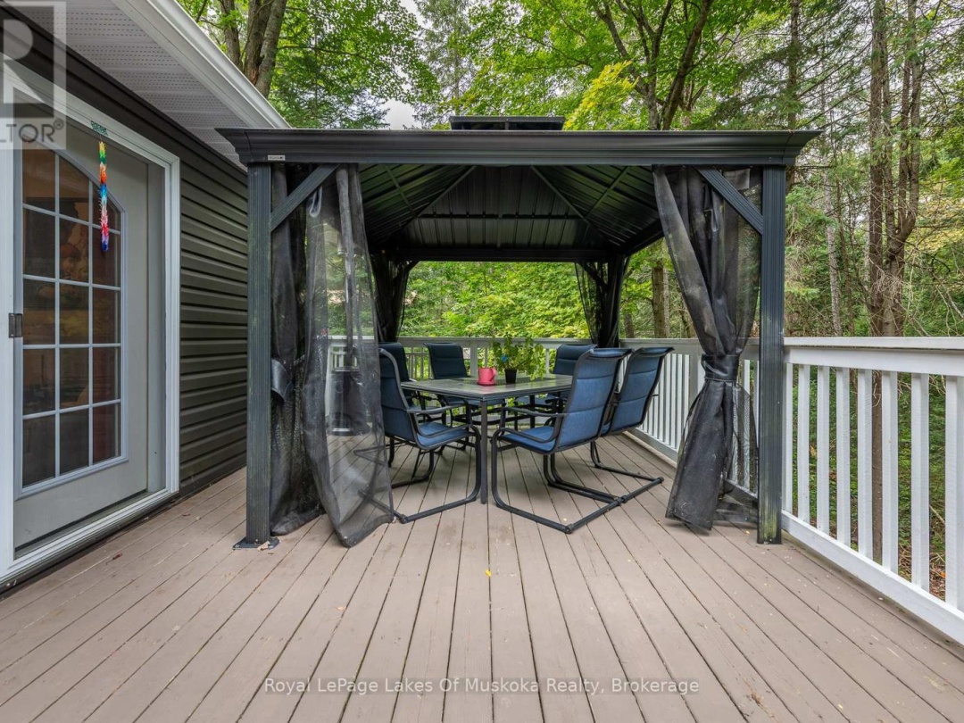 1588 SKYLINE DRIVE, Peninsula Lake