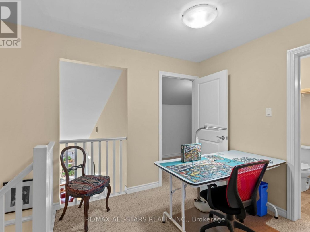22 DEANE STREET, Kawartha Lakes (Fenelon Falls)