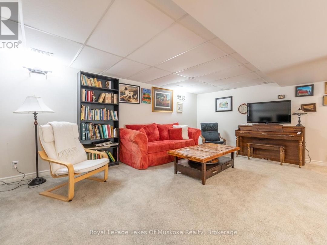 1588 SKYLINE DRIVE, Peninsula Lake