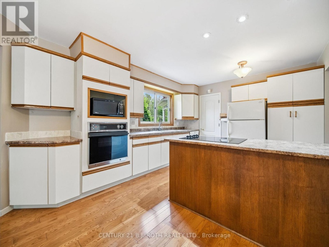 1415 CUNNINGHAM CRESCENT, 