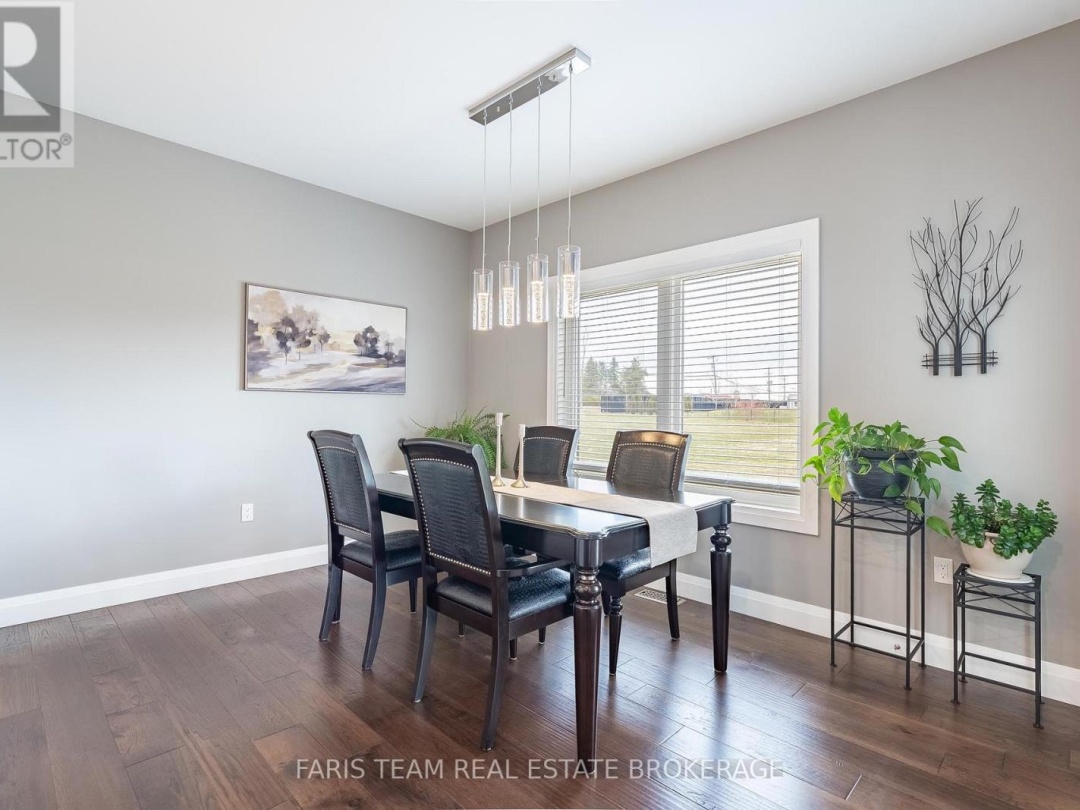 5 BREANNA BOULEVARD, 