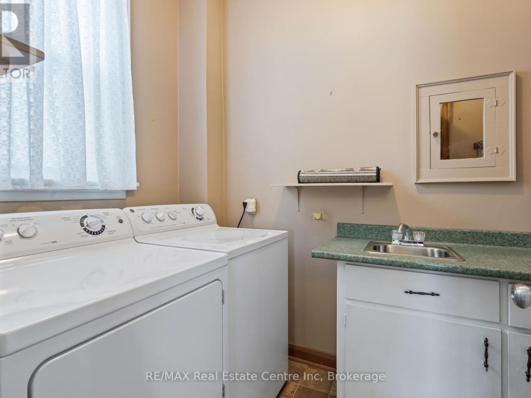 24 LINDSAY STREET, Kawartha Lakes (Fenelon Falls)