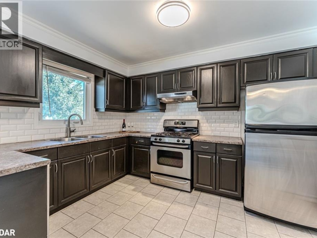 2 CARMICHAEL Court, 