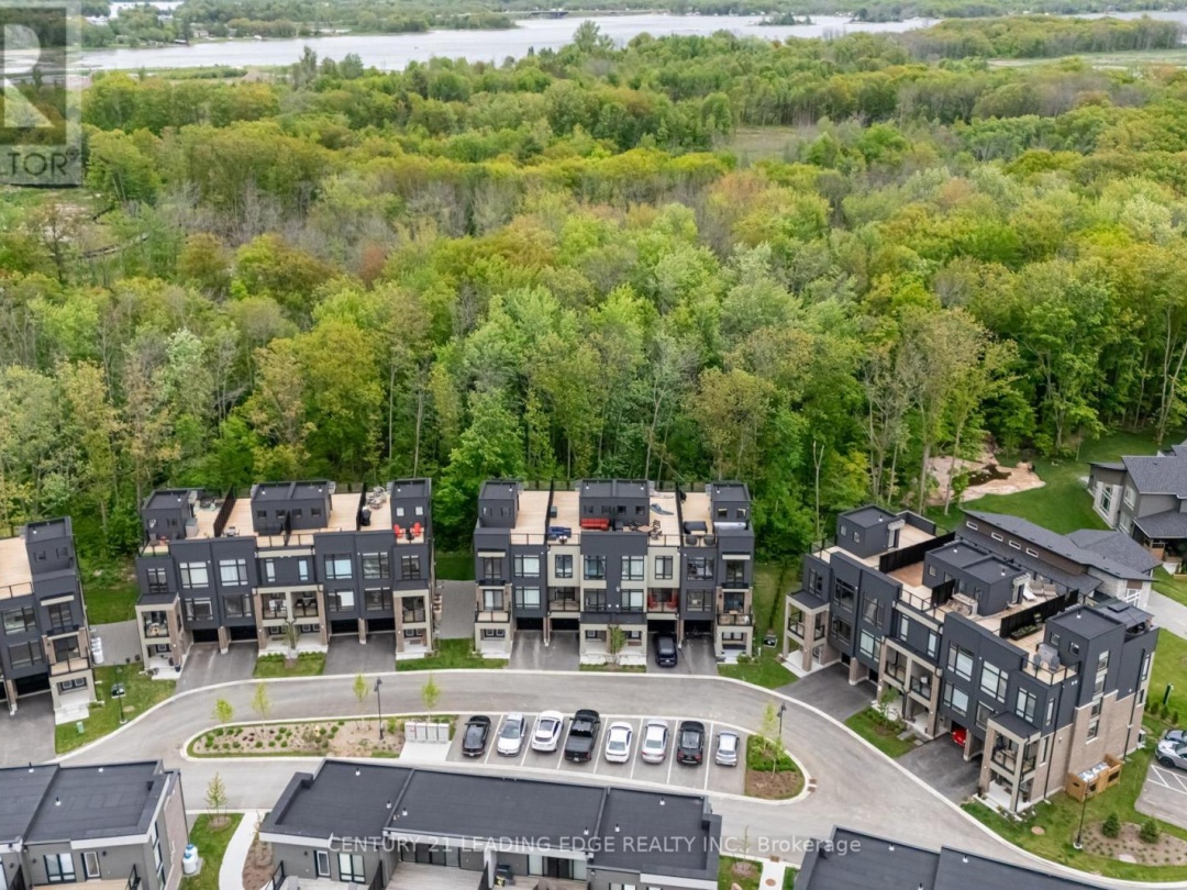 105 MARINA VILLAGE DRIVE, Georgian Bay (Baxter)
