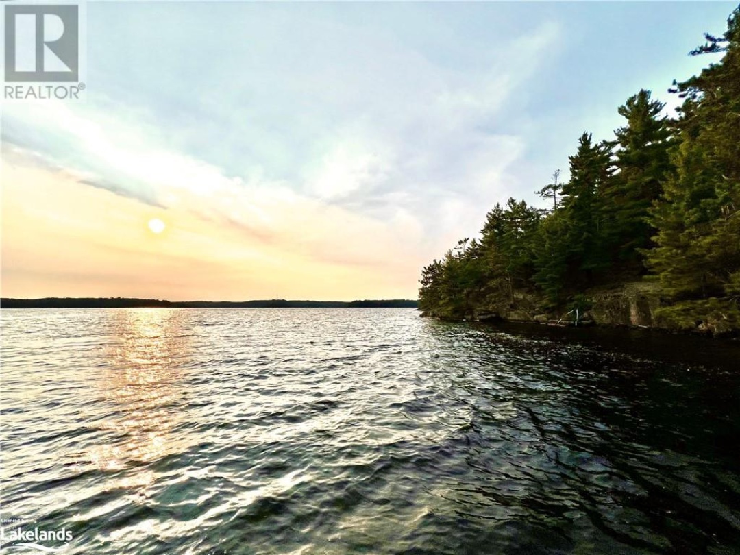 N/A North Bohemia Island, Lake Rosseau