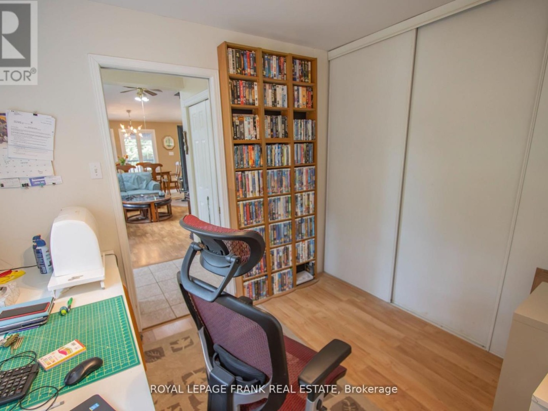 1070 TOWERING OAKS TRAIL, 