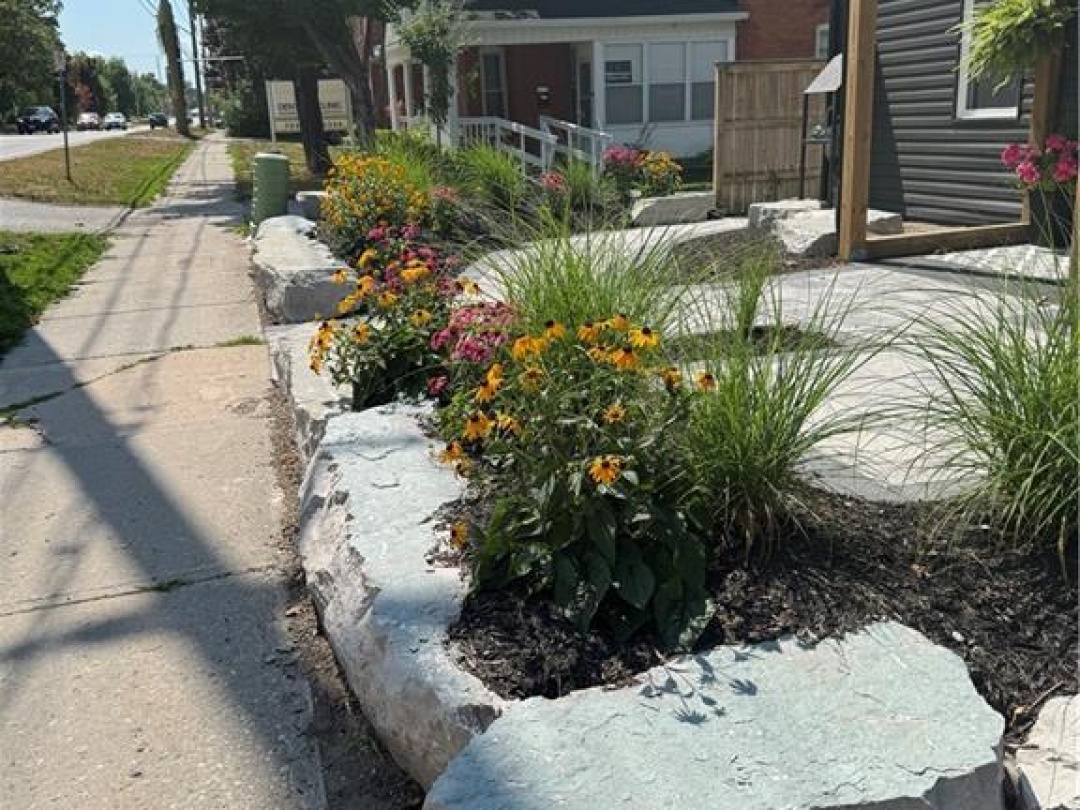 274 MISSISSAGA Street W, 