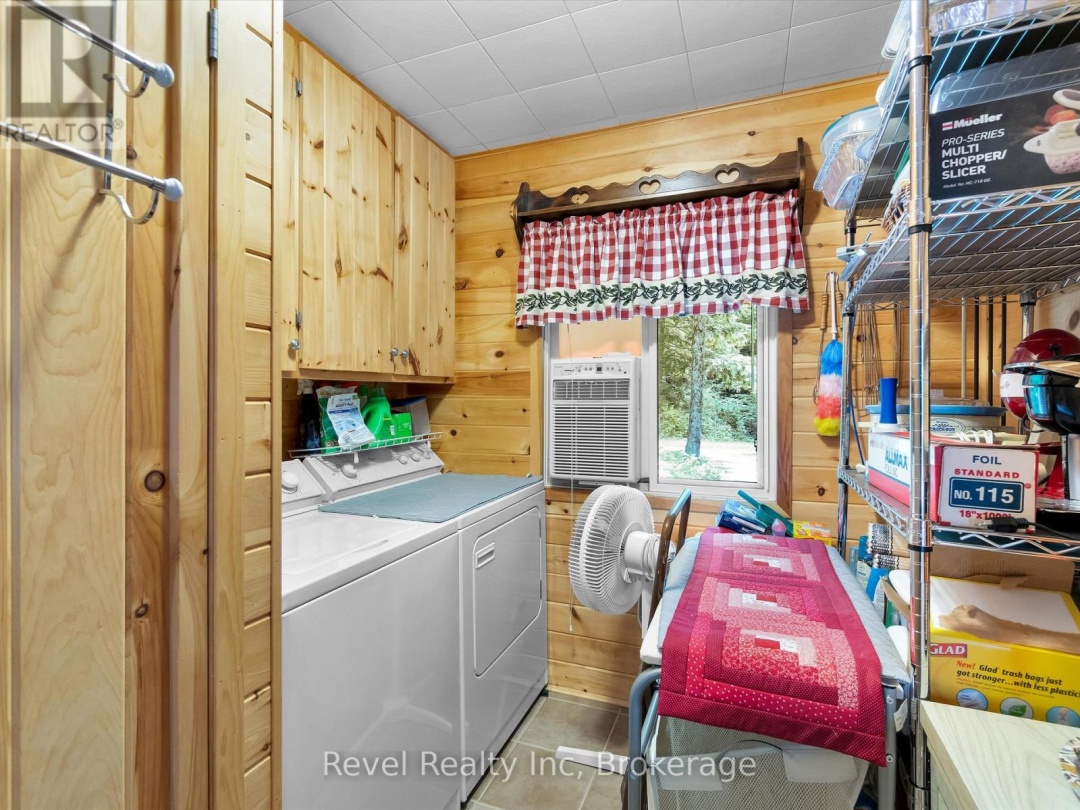 1022 BIRD LAKE CRESCENT, Bird Lake
