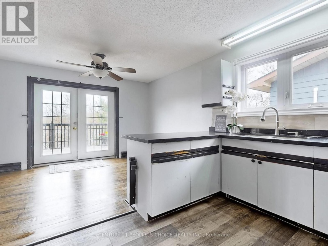 156 MAIN STREET W, 