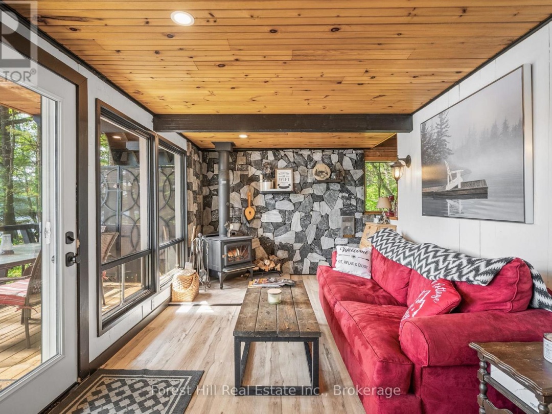 1099 BRACKEN TRAIL, Little Gull Lake