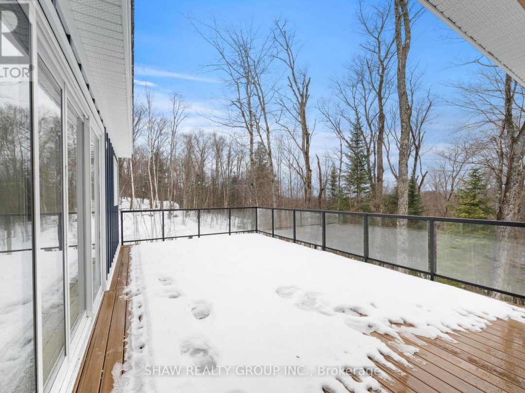 33 GLEN EAGLE COURT, 