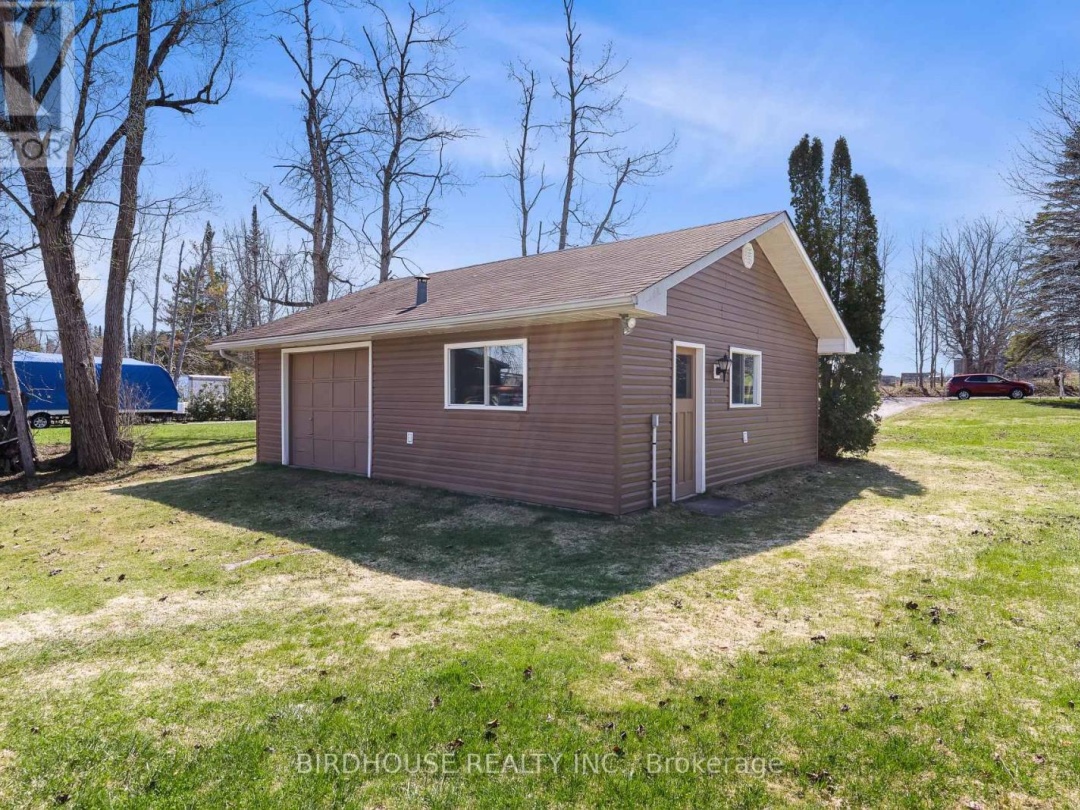 24 GILLIS STREET, Sturgeon Lake