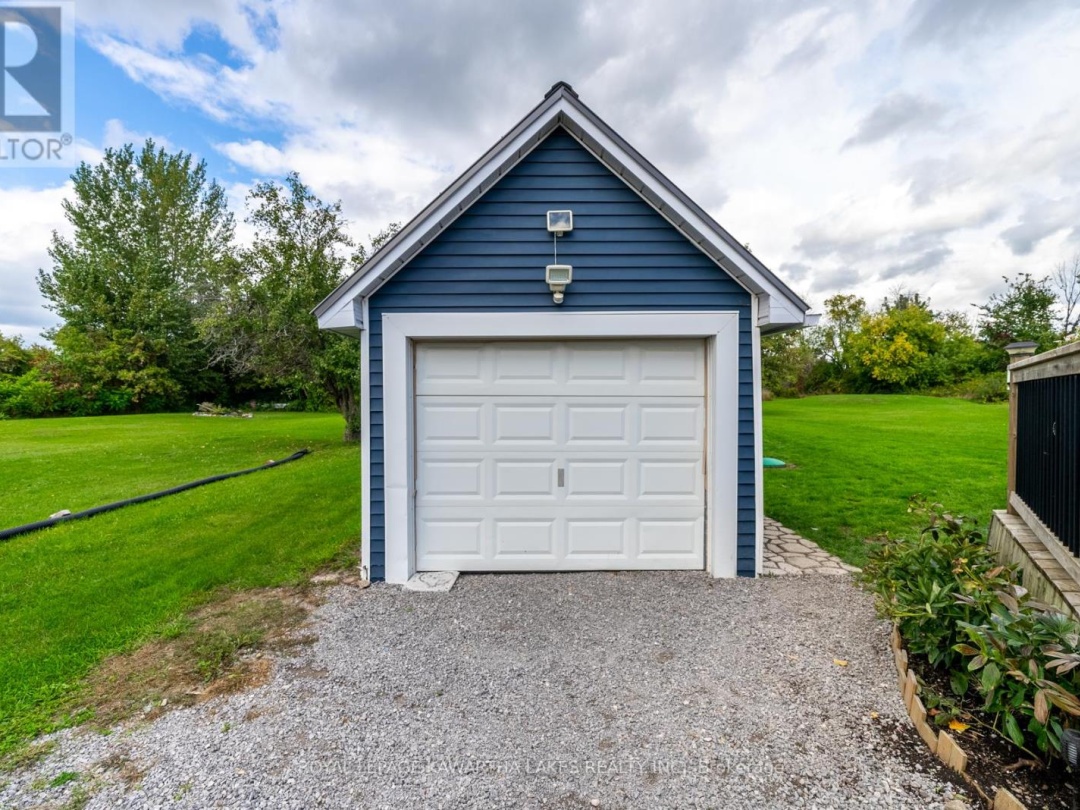 813 COUNTY ROAD 121 ROAD, 