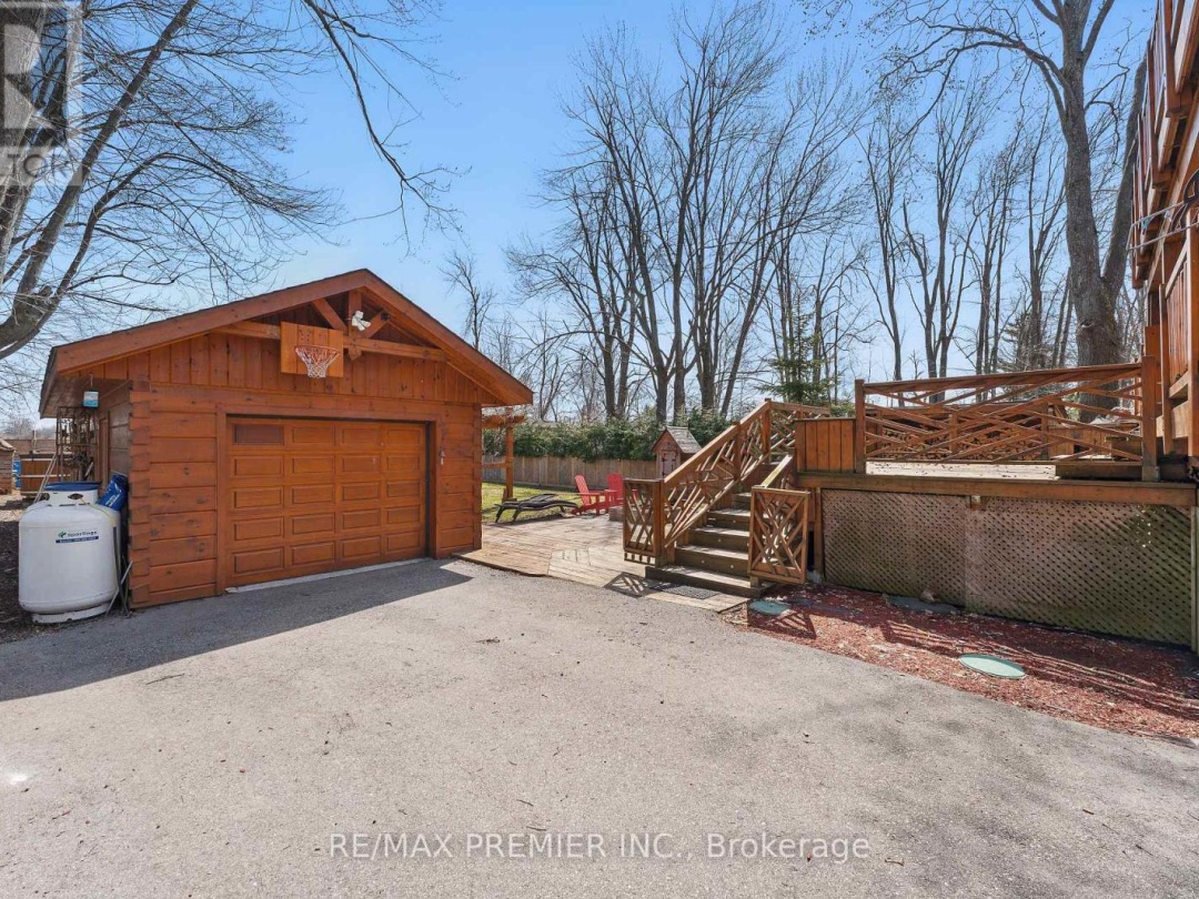 2441 LAKESHORE DRIVE, Lake Simcoe