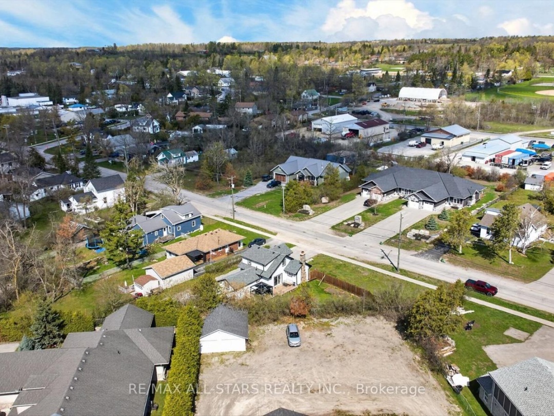 28 PRINCE STREET W, Kawartha Lakes (Bobcaygeon)