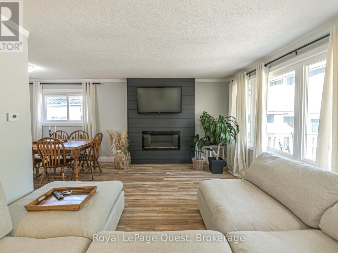 401 MISSISSAGA STREET W, 