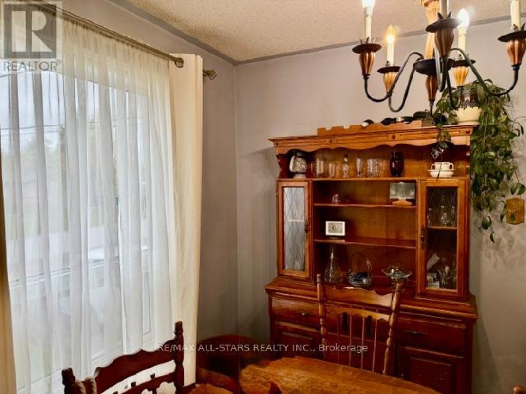 16 DUNN STREET, Kawartha Lakes (Bobcaygeon)