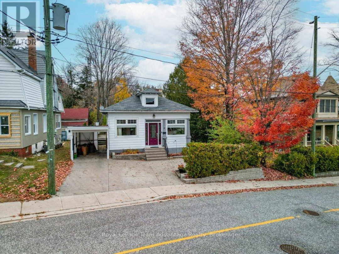 3 BELVEDERE AVENUE, Parry Sound