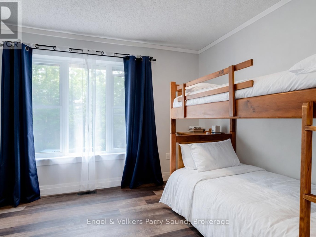 49 REGENCY DRIVE, Richmond Lake
