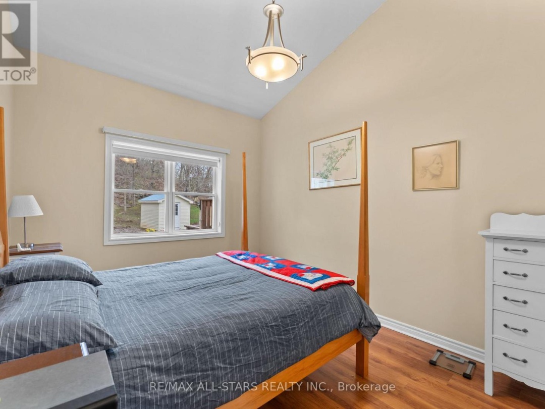 22 DEANE STREET, Kawartha Lakes (Fenelon Falls)