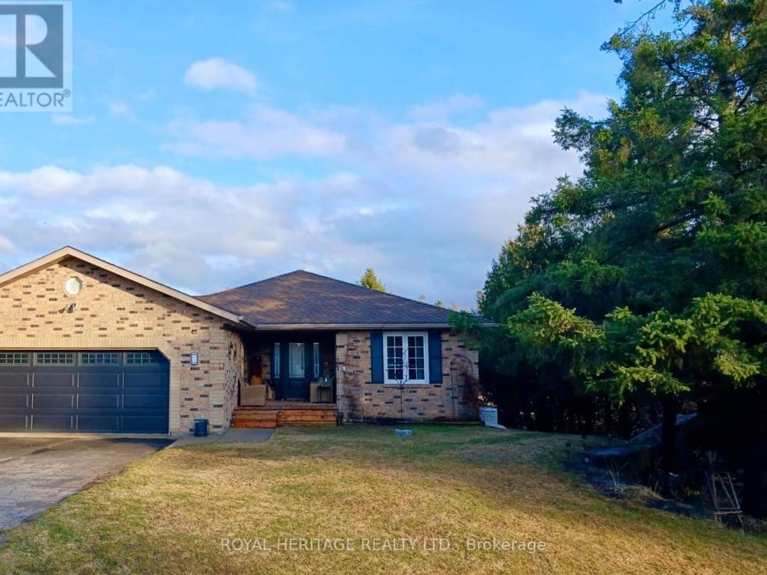 205 PIRATES GLEN DRIVE, Pigeon Lake