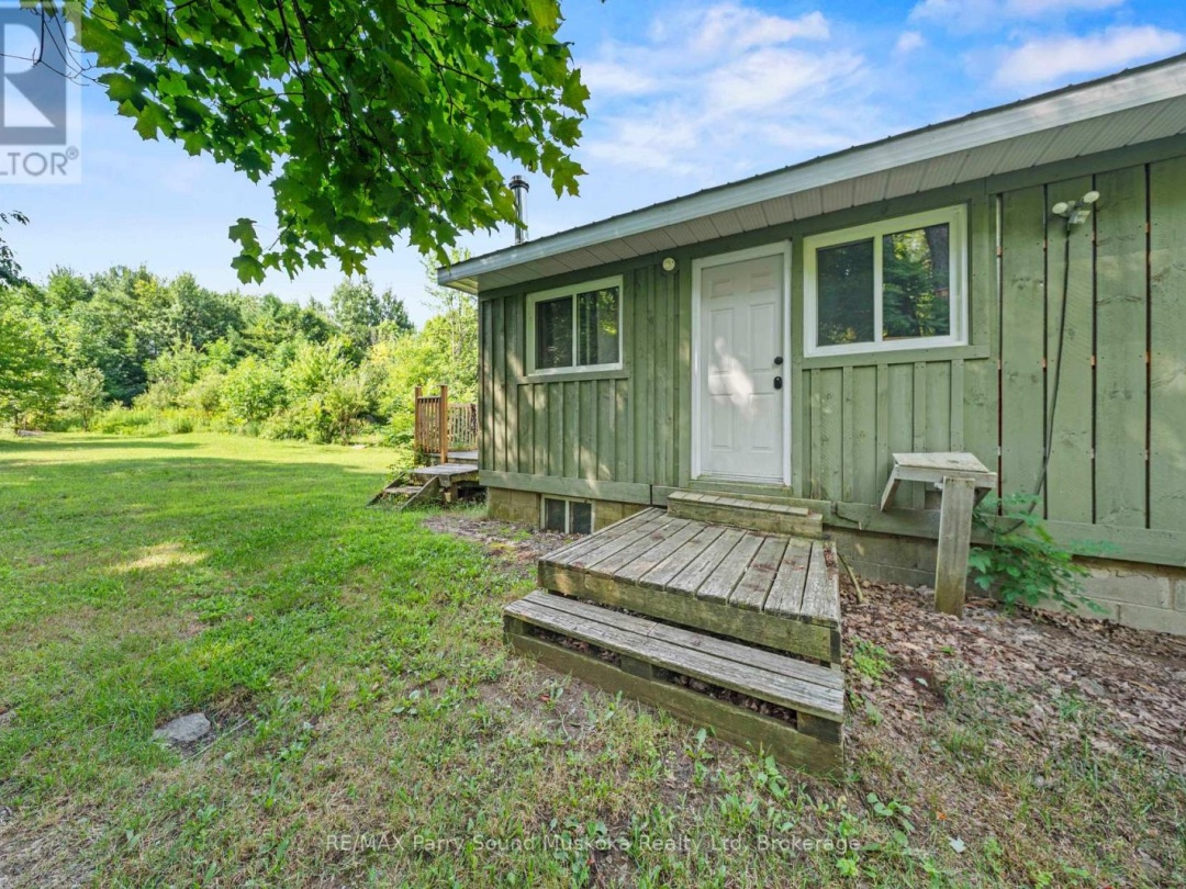 28 BLACK ROAD, Seguin