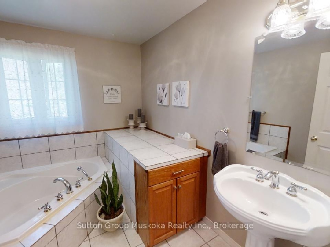 357 RAVENSCLIFFE ROAD, Huntsville (Chaffey)