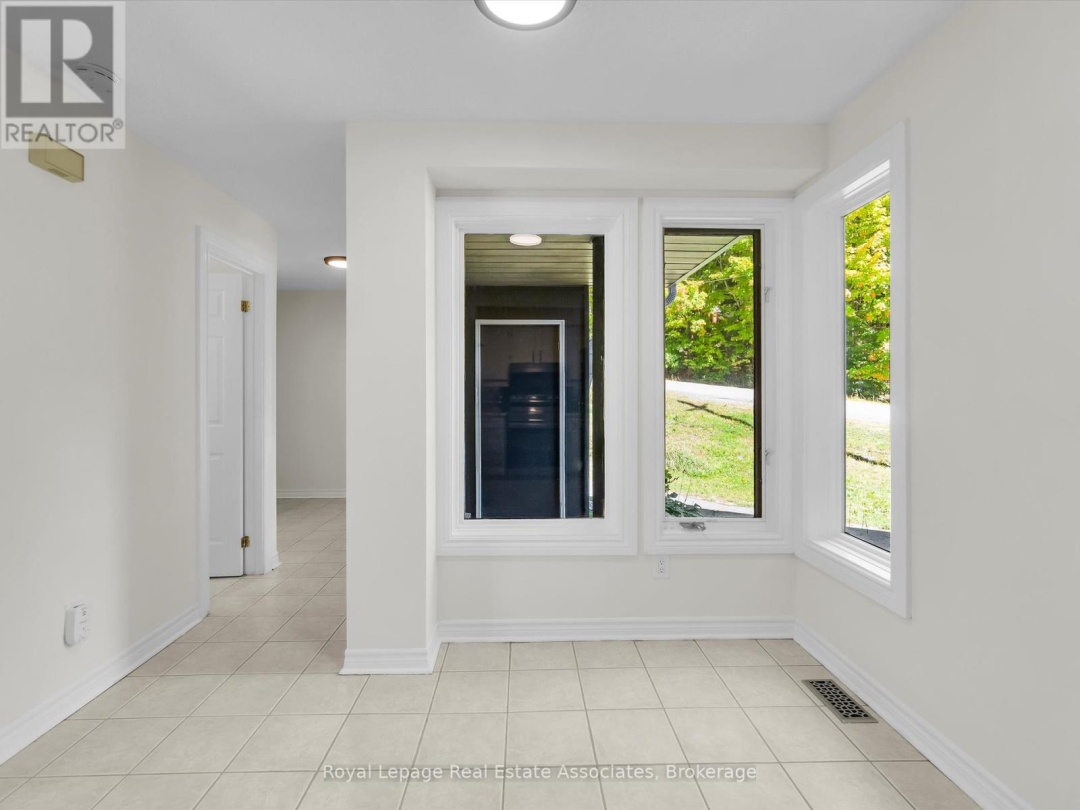 16 - 1581 HIDDEN VALLEY ROAD, 