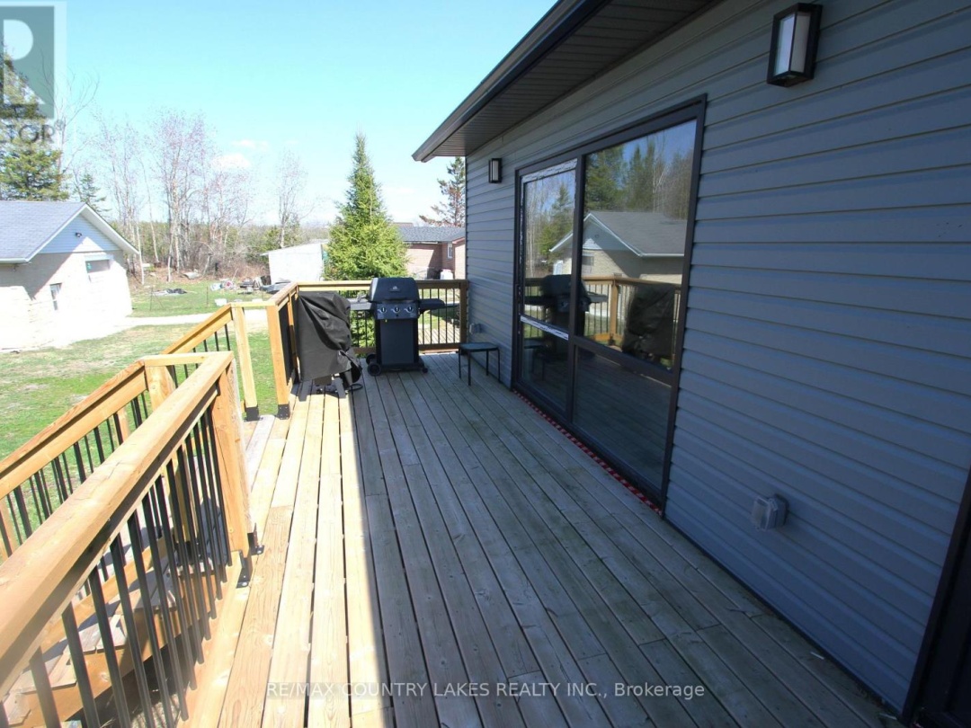 264 MCGUIRE BEACH ROAD, Canal Lake