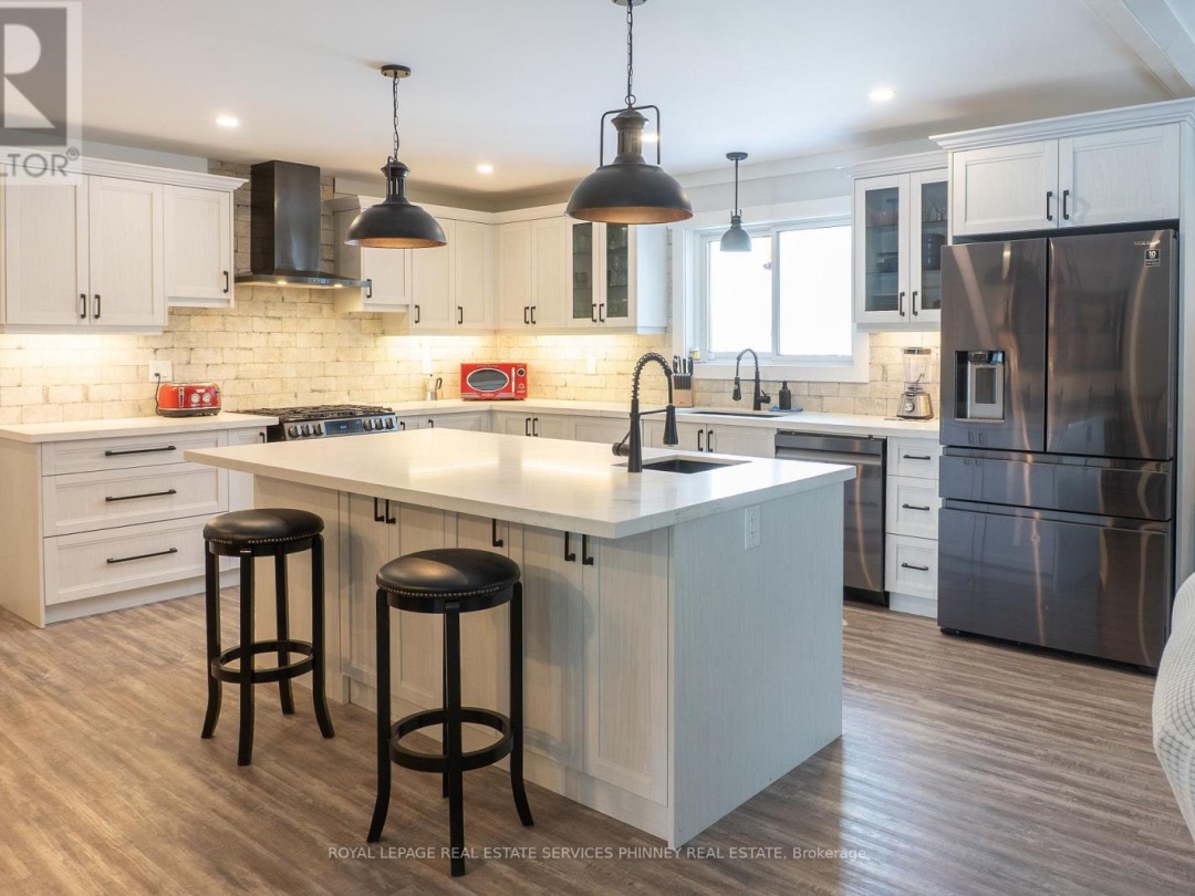 1068 XAVIER STREET, Gravenhurst (Morrison)