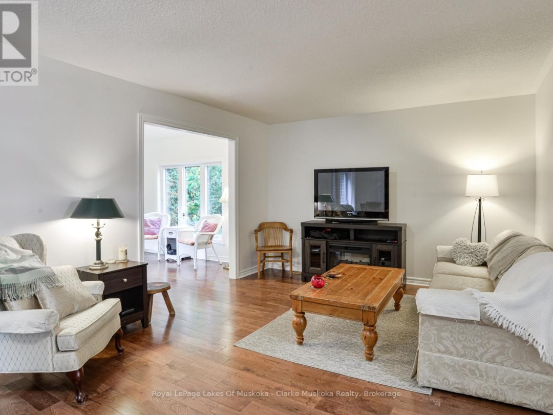 77 HEDGEWOOD LANE, 