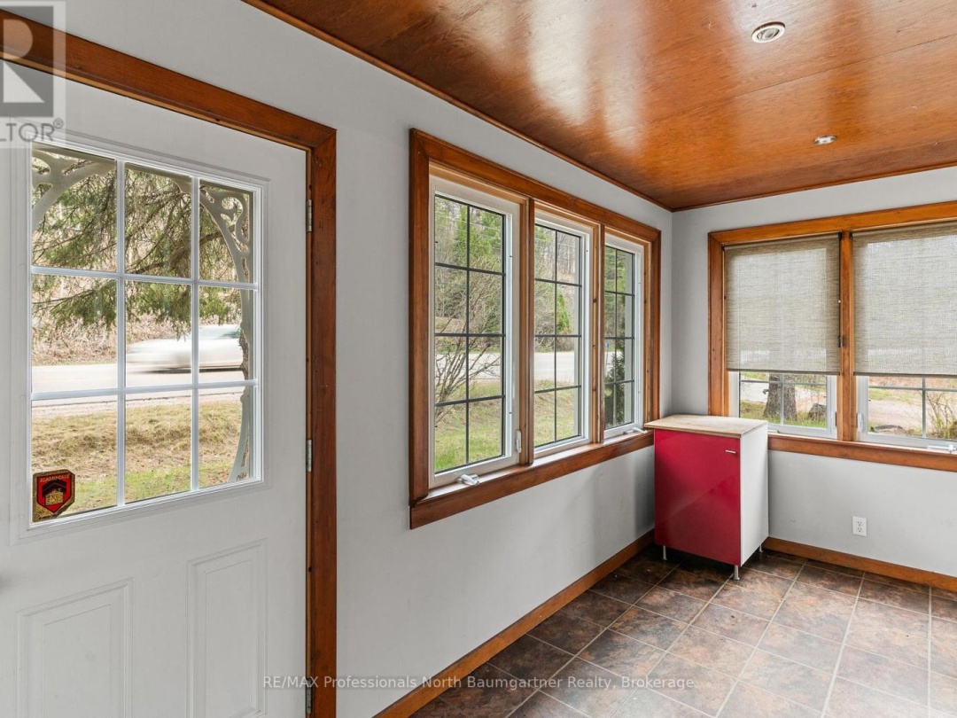 10752 COUNTY ROAD 503, Highlands East (Glamorgan)
