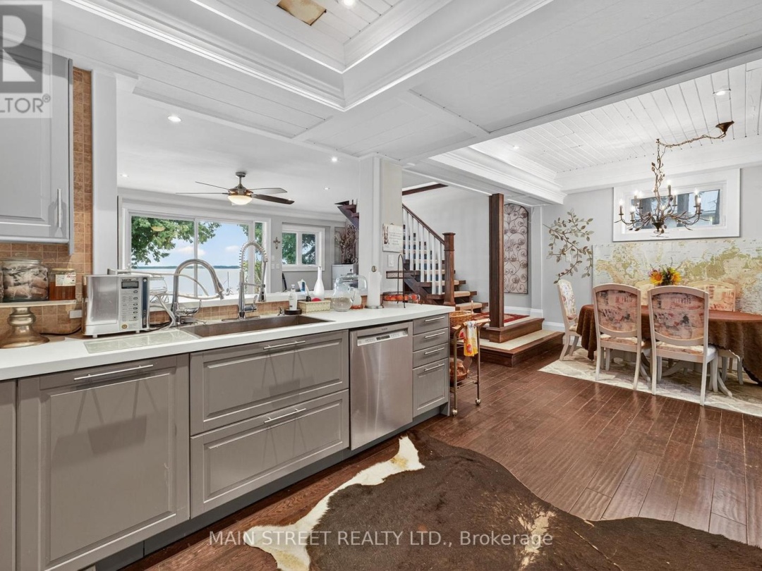 142 CEDAR BEACH ROAD, Lake Simcoe