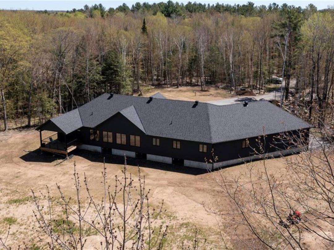 1250 Old Parry Sound Road, Utterson