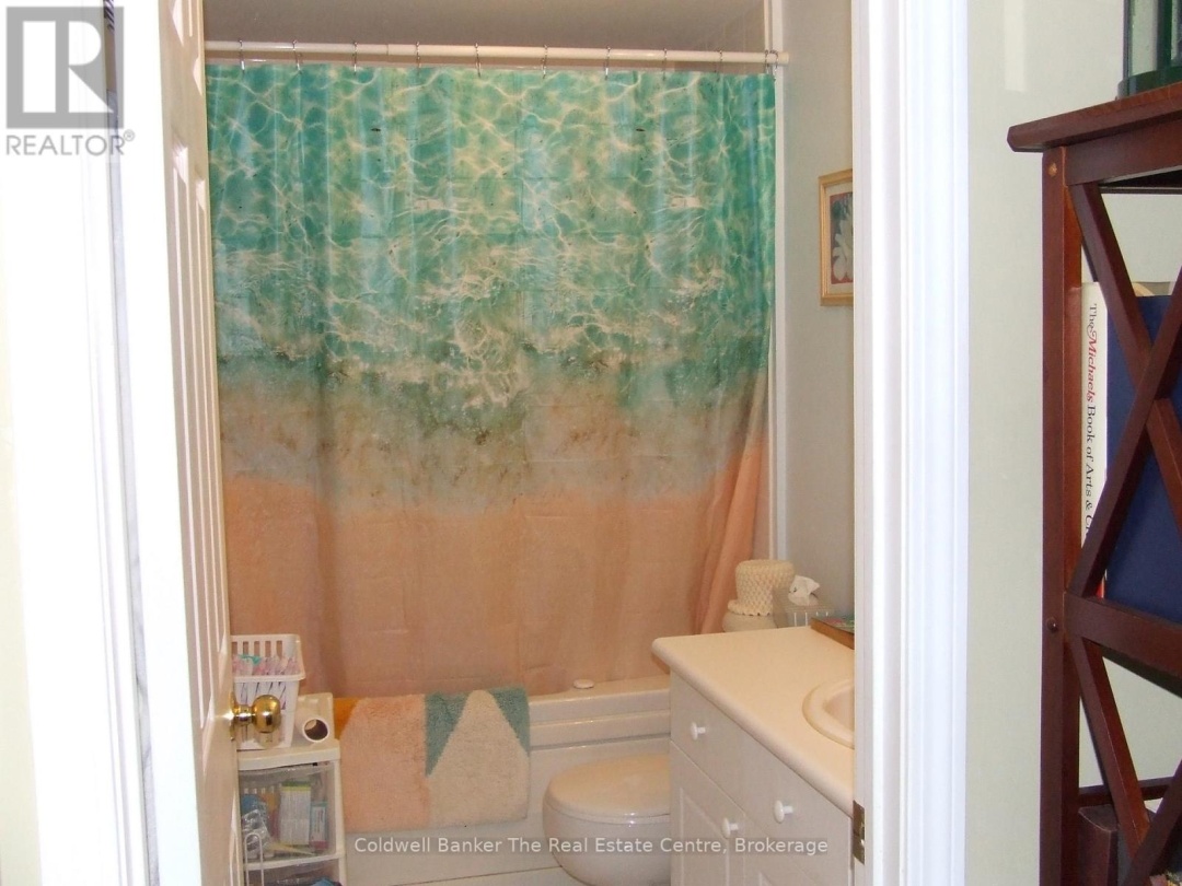 205 - 115 BOND STREET E, 