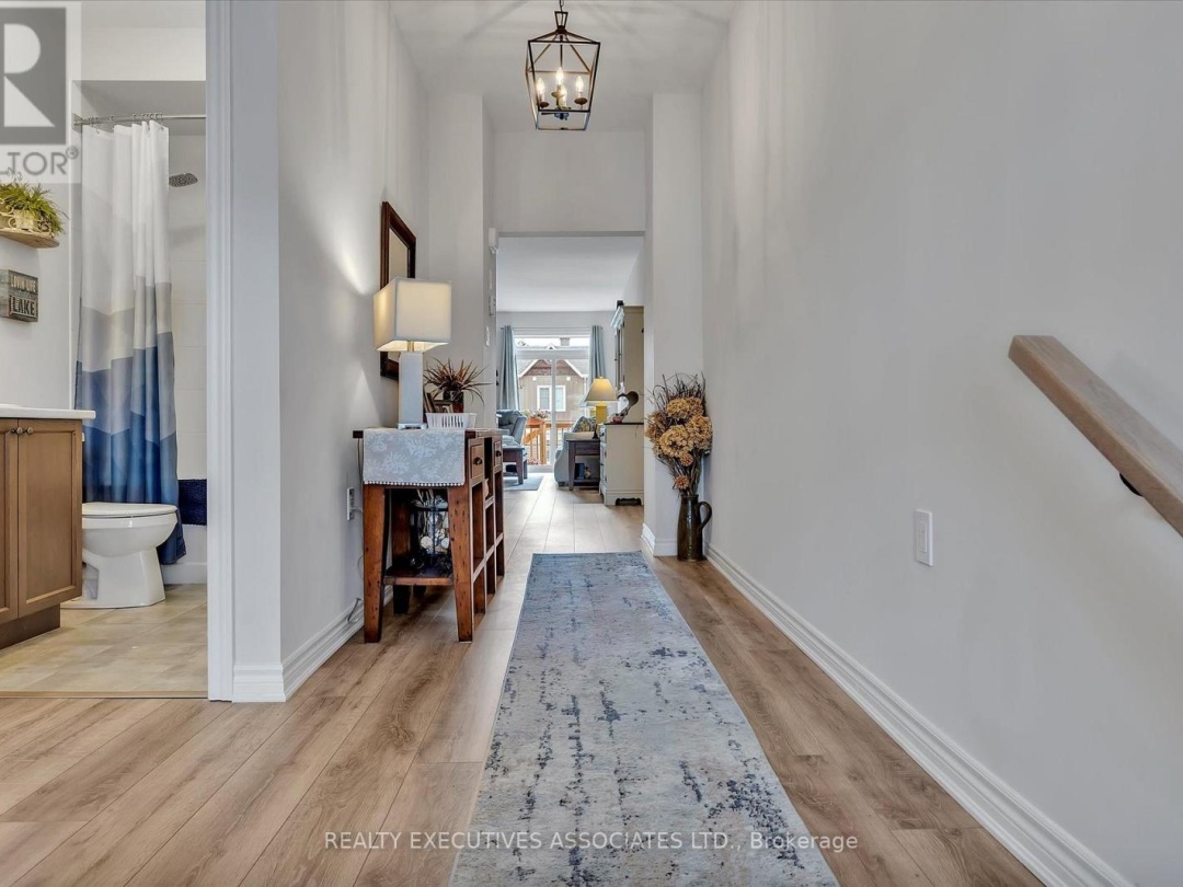 36 - 17 LAKEWOOD CRESCENT, 