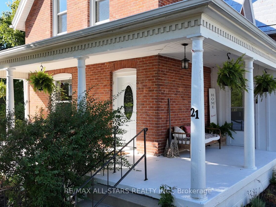 21 FRANCIS STREET E, 