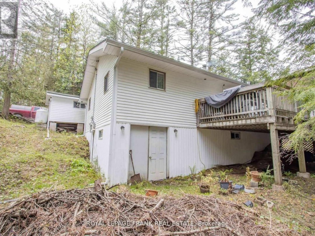 1070 TOWERING OAKS TRAIL, 