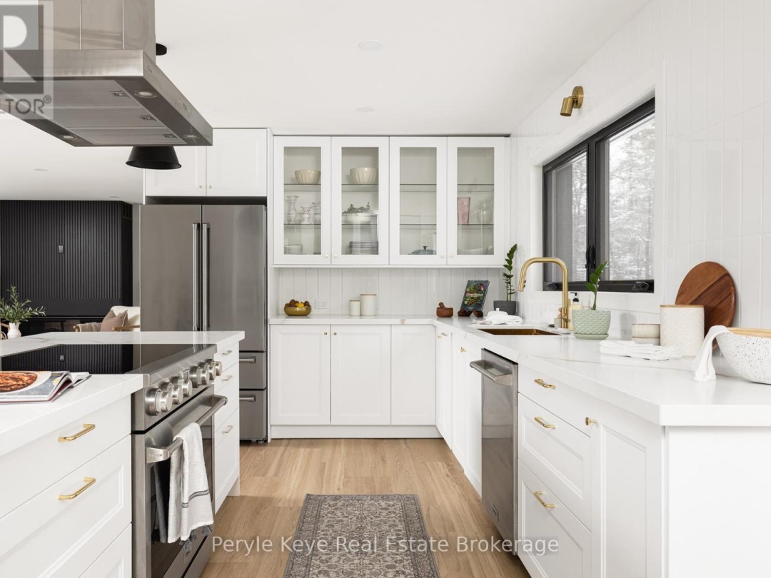 1290 CEDAR LANE, Bracebridge (Macaulay)