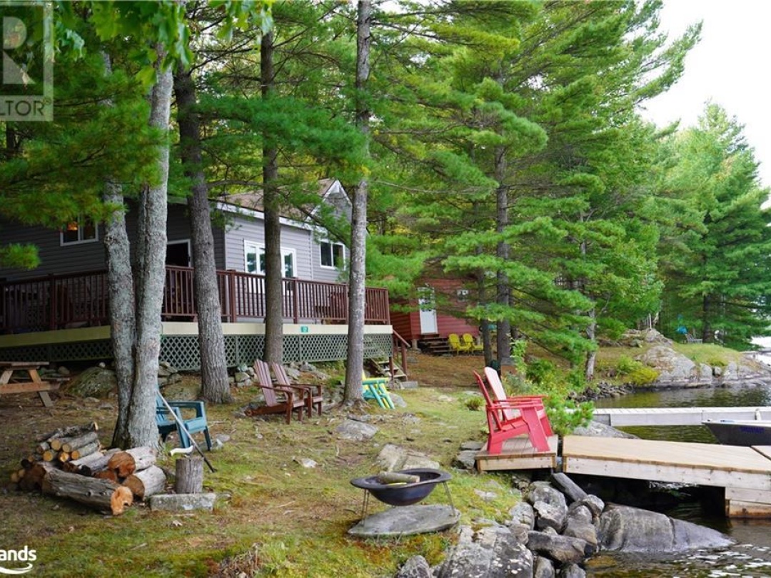 121 Healey Lake, Healey Lake