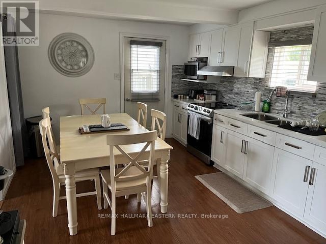 42 PAVILLION ROAD, Sturgeon Lake