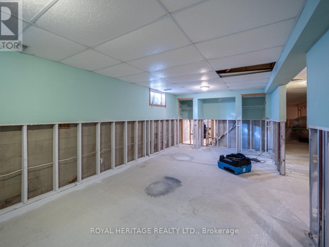 31 WELLINGTON STREET, 