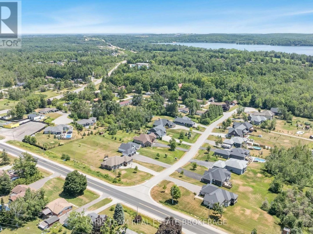5 BREANNA BOULEVARD, 